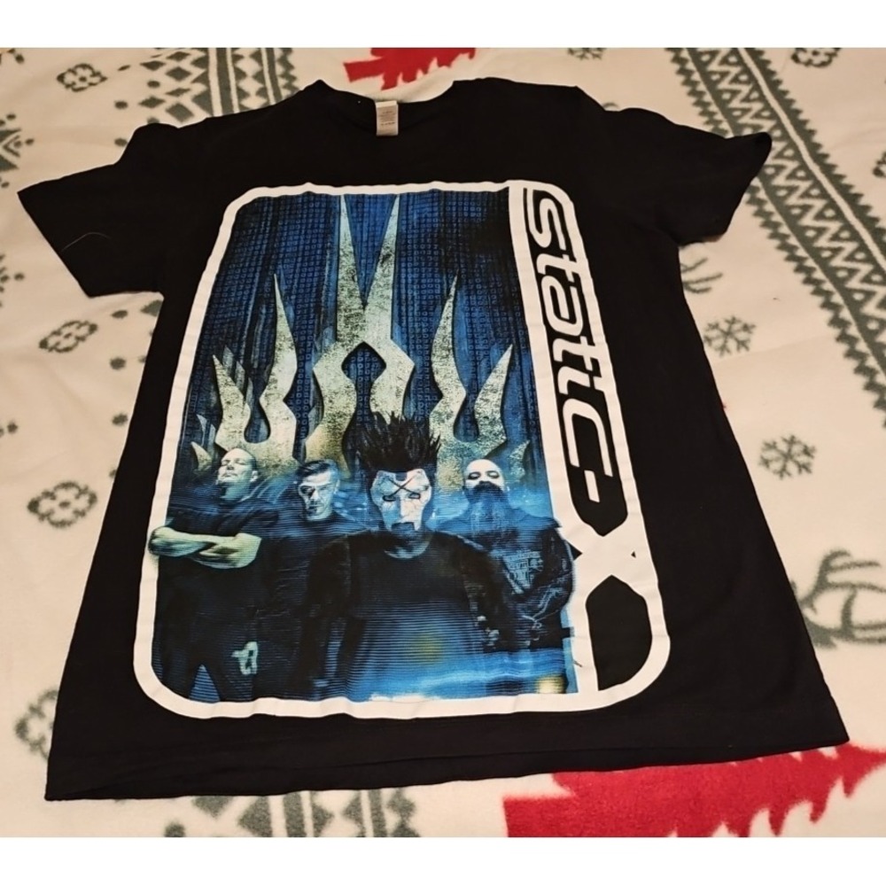 "Looks Brand New" Static Tshirt Size Small‎